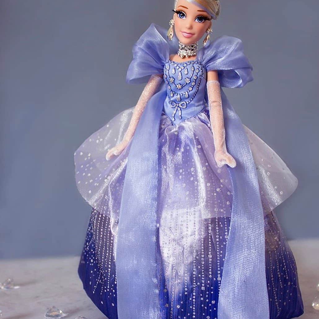 Hasbroさんのインスタグラム写真 - (HasbroInstagram)「#repost @disneyprincessstyle The #DisneyPrincessStyleCinderellaSweepstakes is here! Ten lucky winners will get @hasbro’s⁣ Cinderella Holiday Style doll in celebration of the 70th anniversary .⁣ Follow @disneyprincessstyle, tag a friend in the comments below, and include the hashtag #DisneyPrincessStyleCinderella to be entered!  .⁣ .⁣ NO PURCHASE NECESSARY. Ends at 8:00 AM ET on 9/14. Open to 50 US/DC; 18+. Void where prohibited. Rules/odds: bit.ly/disneyprincessstylecinderella」9月13日 4時37分 - hasbro