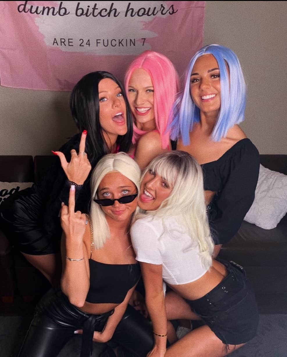 のインスタグラム：「Veronica made an appearance last night」