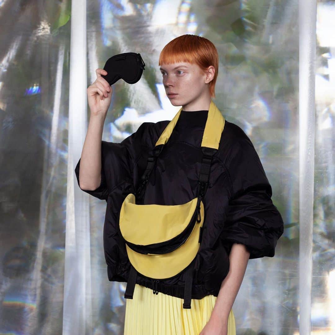 のインスタグラム：「Discover the Hala crossbody bag in a bold new seasonal colour 💛 FW20 1st drop - link in bio. . . . . #coteetciel #coastandsky #fw20 #fw2020 #fallwinter #fallwintercollection #fallwinteraccessories #fallaccessories #manaccessories #unisexaccessories #bagscollection #bagcollection #bagsofinstagram #bagsaddict #bagslover #bagstagram #bagstrap #projectbags #bagsupplier #totebags #designedinparis #newcollection #newcollection2020 #staytuned #lookbooklookbook #littleblackbag #bagsoftheday #bagoftheday #yellowbag #allyellow」