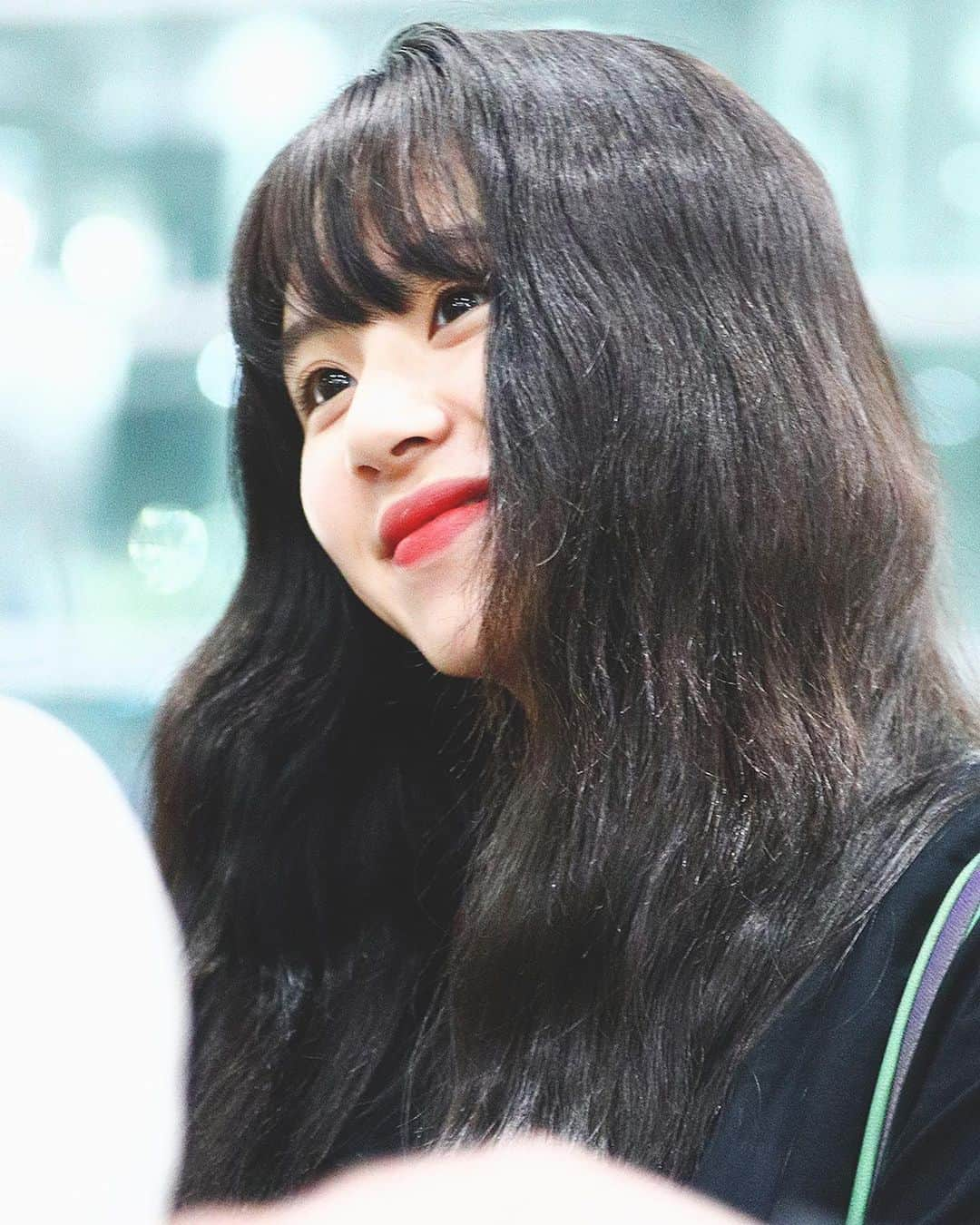 チェヨンさんのインスタグラム写真 - (チェヨンInstagram)「181004 입국 #chaeyoung #채영 #twice #트와이스 #prettyrapstarchaeyoung cr. vivid films」9月13日 5時35分 - twicechaeyoung