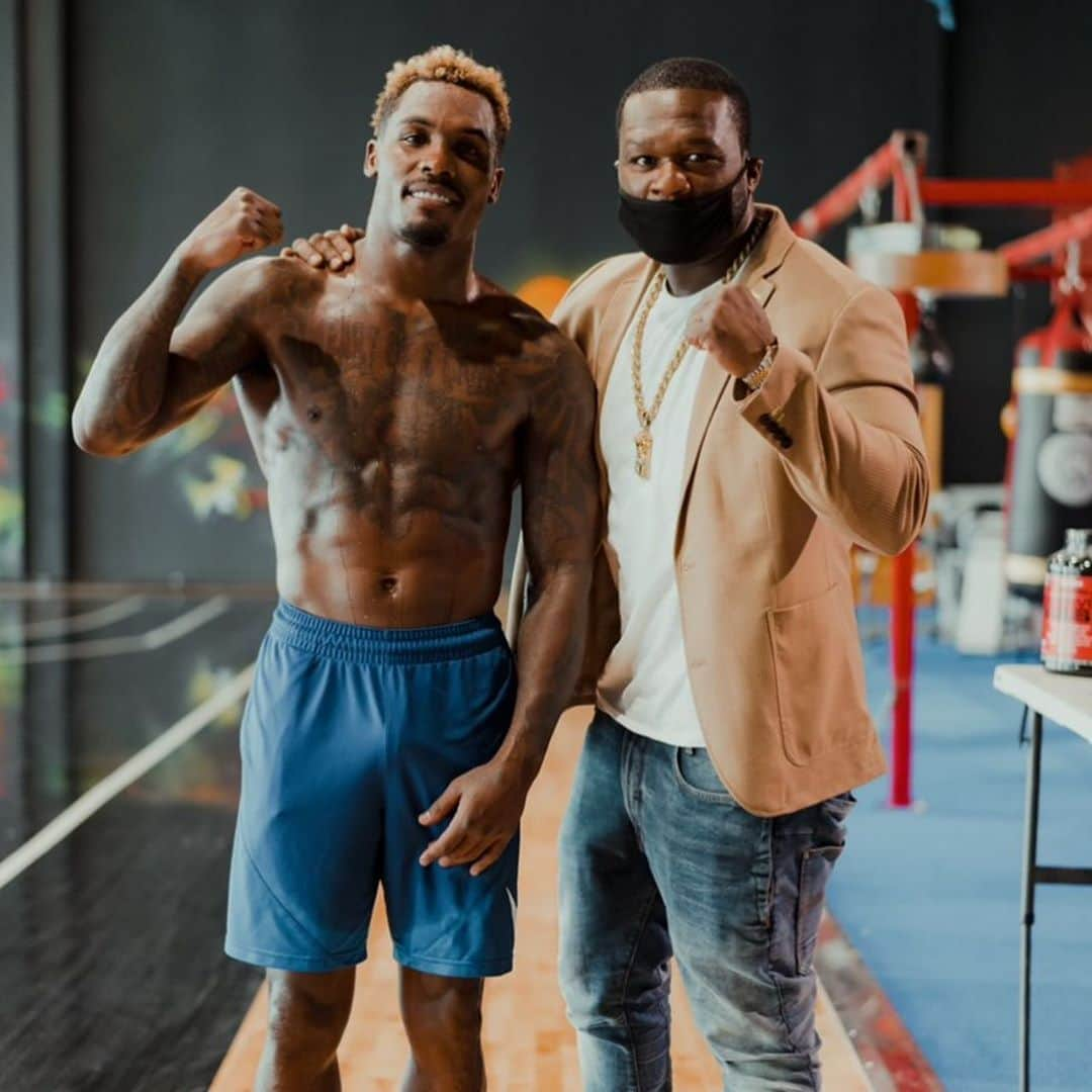 50セントさんのインスタグラム写真 - (50セントInstagram)「I stopped by to see @futureofboxing put some work in today. he sharp sept 26 it’s going down. #STARZPLAY get the app #bransoncognac @bottlerover #lecheminduroi」9月13日 5時50分 - 50cent