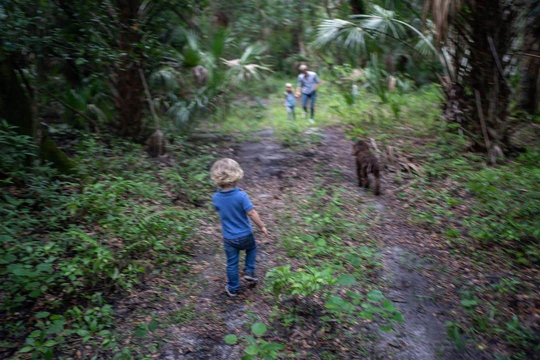 National Geographic Creativeさんのインスタグラム写真 - (National Geographic CreativeInstagram)「Photo by @carltonward / A highlight of our film expedition was getting to spend a day with my own family. I am one of the six characters in the National Geographic Society’s Last Wild Places film about the Florida Wildlife Corridor. The film team visited my family’s ranch in Central Florida and I was able to see my wife and ride horses and check camera traps with my kids, who are 9th generation Floridians. That’s me and my oldest daughter Eldridge in the first photo, captured by director @danny_schmidt, who is also in then final photo standing behind @ricksmith_media. My motivation is to improve land conservation policies so that next generation of people connected to working farms and ranches will have alternatives to the development that is otherwise on track to consume most of the remaining green space in Florida. @pathofthepanther is a #LastWildPlaces partner with @insidenatgeo. Please connect with me @carltonward and @fl_wildcorridor as we fight to #keepFLWild.」9月13日 5時58分 - natgeointhefield