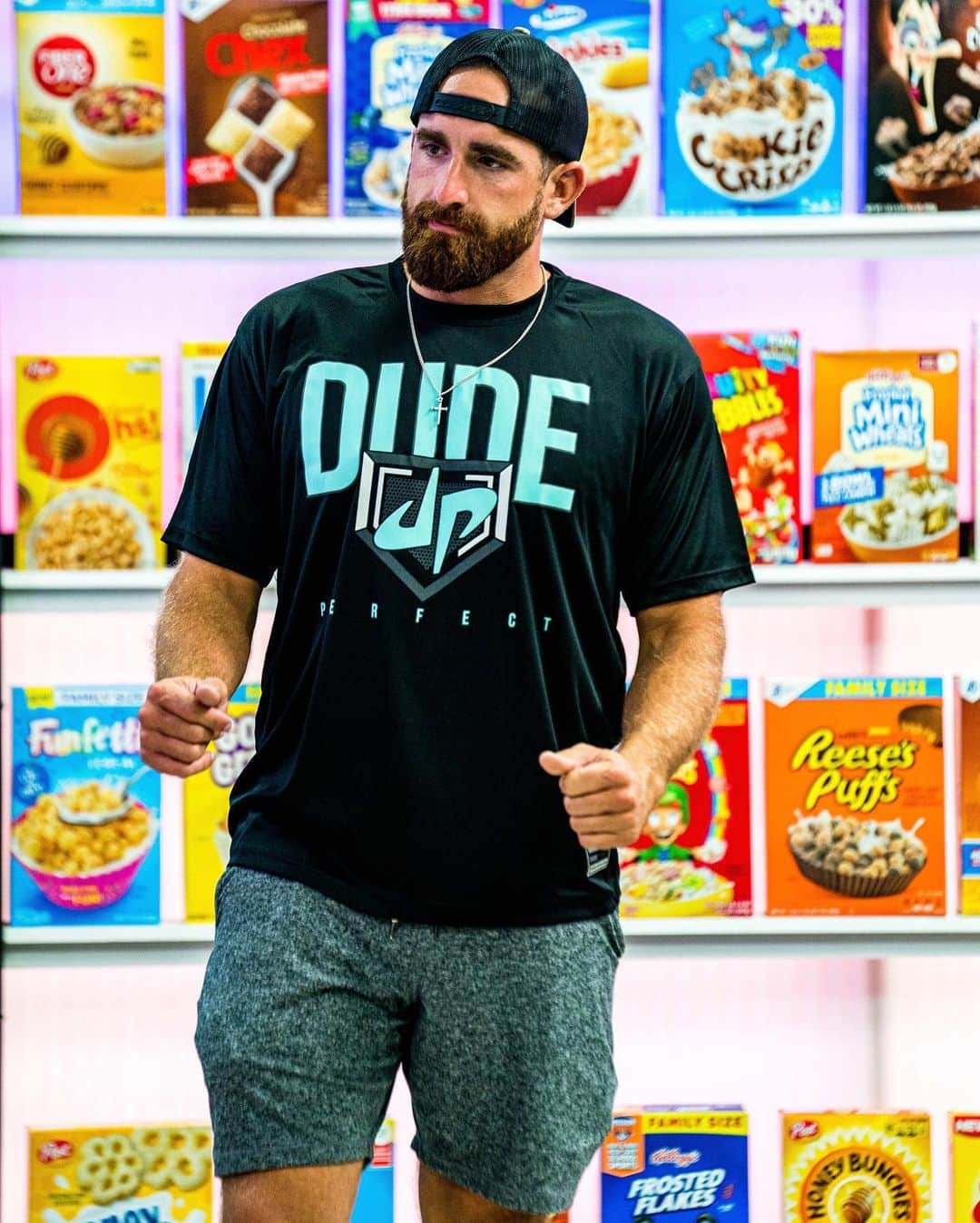 Dude Perfectさんのインスタグラム写真 - (Dude PerfectInstagram)「NEXT MONDAY, @tylerntoney reveals his not-at-all controversial top 10 cereals of all time on OT 18.  What are your top 3? 🥣」9月13日 6時25分 - dudeperfect