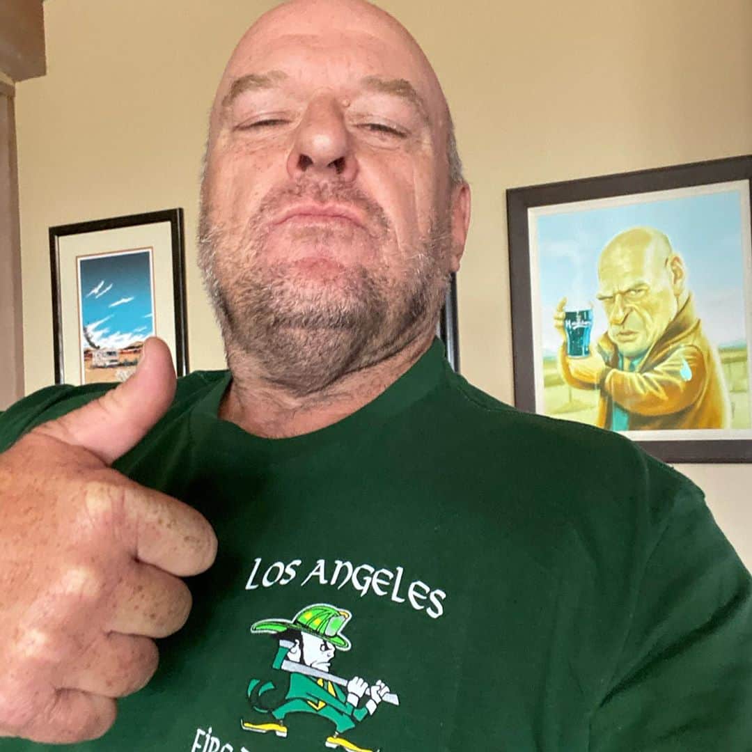 ディーン・ノリスのインスタグラム：「Damn good to watch College football. First normal thing in 6 months. And specially fun to see #ndfootball kicking  butt. In my special LAFD Irish shirt they made for me cause know I’m a fan」