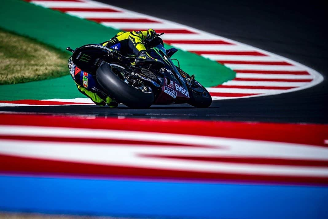 バレンティーノ・ロッシさんのインスタグラム写真 - (バレンティーノ・ロッシInstagram)「Misano World Circuit,Italy Saturday,official practice 📸 @falex79 @gigisoldano」9月13日 7時07分 - valeyellow46