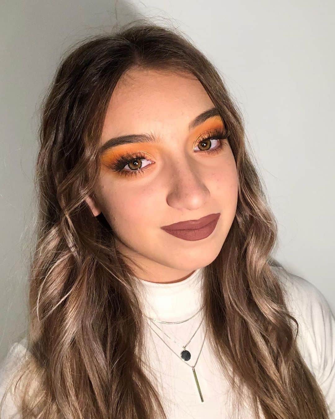 ULTA Beautyさんのインスタグラム写真 - (ULTA BeautyInstagram)「These looks? Anything but basic 🎃 Spice up your shadow game with a #pumpkinspice inspired eye 🧡 Into the orange? Y/N👇 #ultabeauty   #psl #fallmakeup #pumpkinspicemakeup #pumpkinmakeup」9月13日 7時20分 - ultabeauty