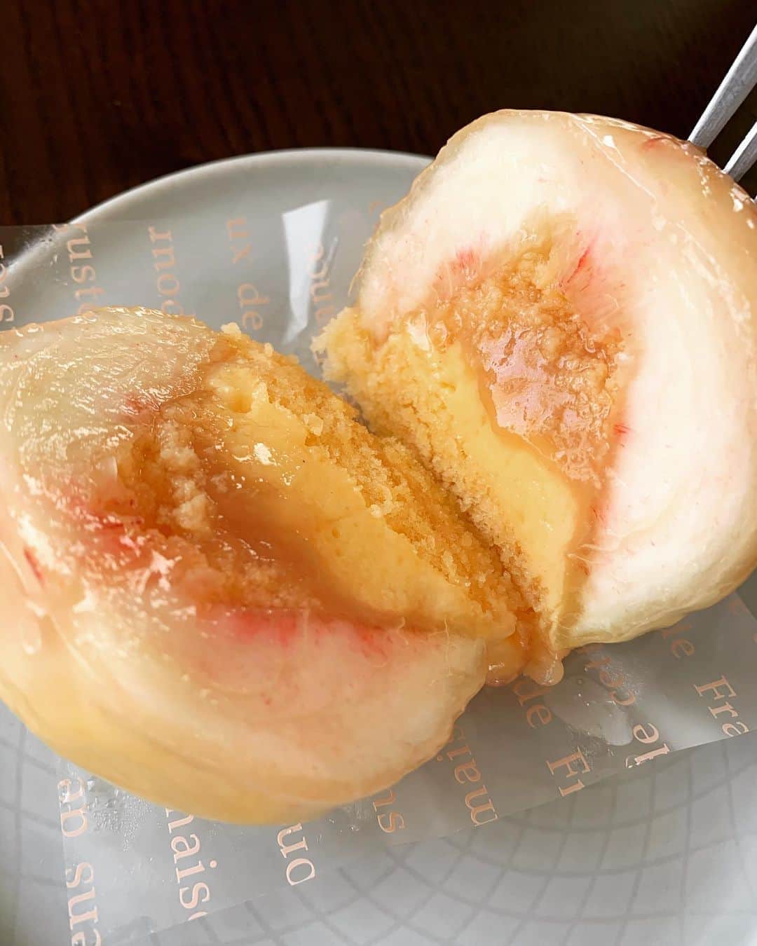 平山祐介さんのインスタグラム写真 - (平山祐介Instagram)「❤️❤️❤️たまりまへ〜ん  #梅林堂  #まるごと #フルーツケーキ  #cake #sweets #peach #桃 #白桃 #桃スイーツ  #甘いもの大好き  #平山祐介  #yusukehirayama」9月13日 12時58分 - yusukehirayama_