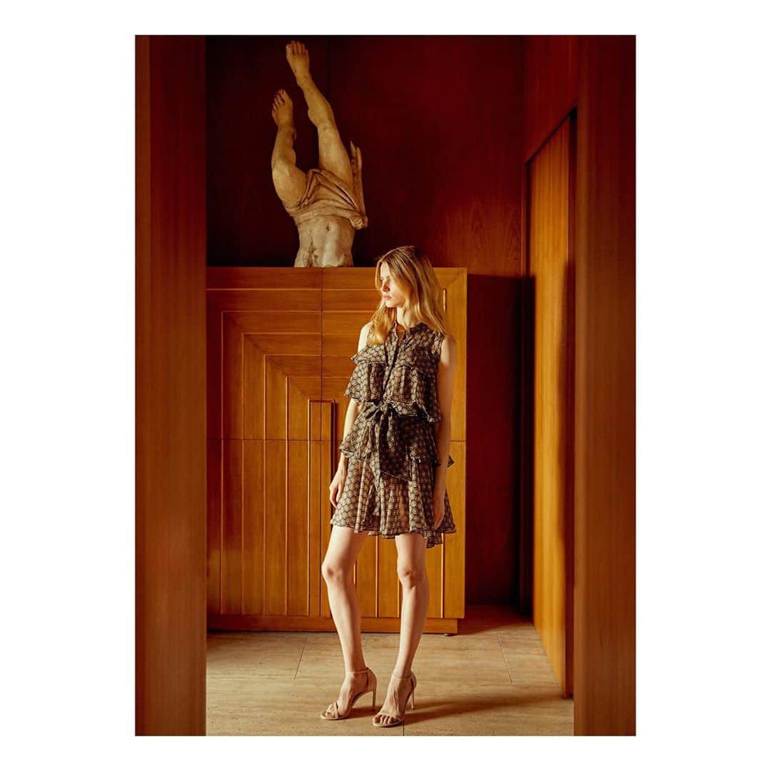 のインスタグラム：「Enchanted fall ✨ Meet our Emogene dress. #MISAworld」