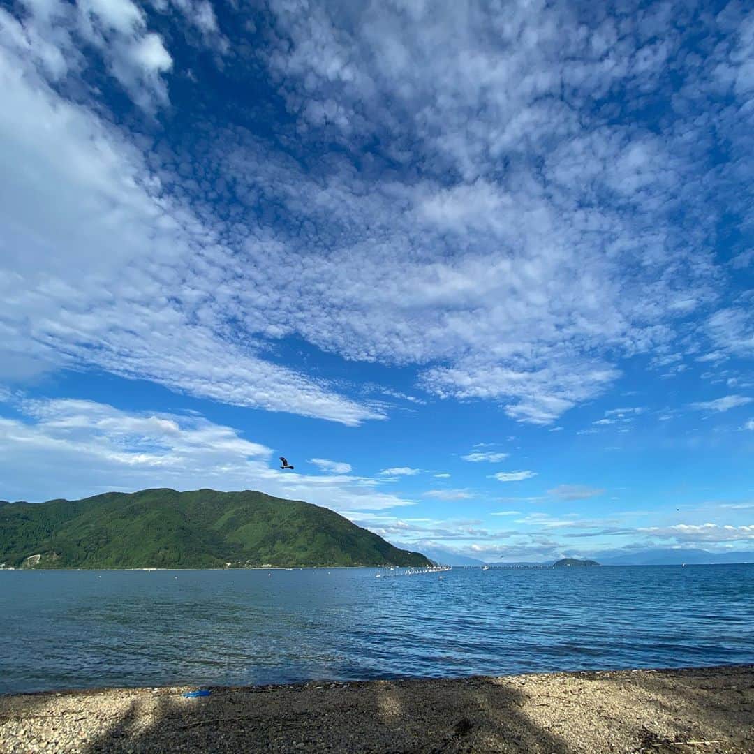 GEN3 Owlのインスタグラム：「琵琶湖にキャンプに来てます。日本一大きい湖の琵琶湖。綺麗✨ I'm coming to camp with my family.  Lake Biwa, the largest lake in Japan.  Beautiful ✨ #camp #japan #biwako #biwalake #sabbatical #coleman #orcacoolers」
