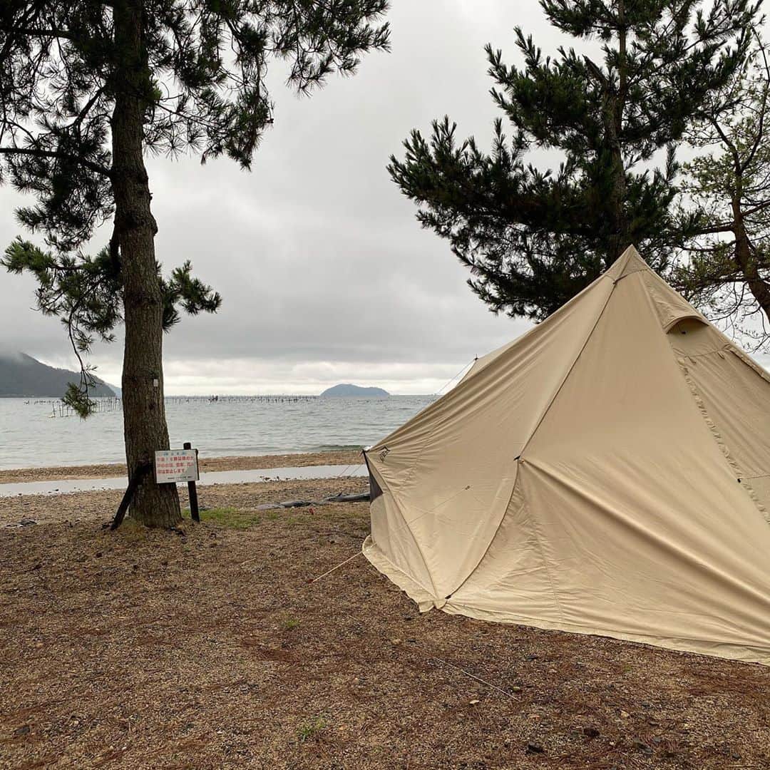 GEN3 Owlさんのインスタグラム写真 - (GEN3 OwlInstagram)「琵琶湖にキャンプに来てます。日本一大きい湖の琵琶湖。綺麗✨ I'm coming to camp with my family.  Lake Biwa, the largest lake in Japan.  Beautiful ✨ #camp #japan #biwako #biwalake #sabbatical #coleman #orcacoolers」9月13日 7時37分 - genz64