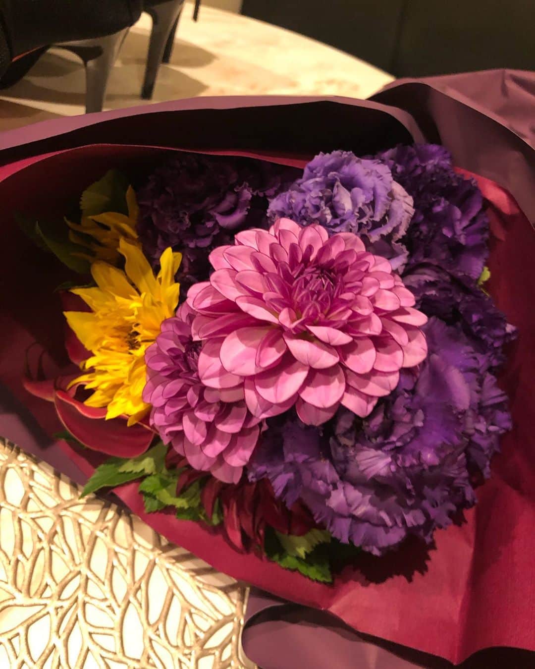 さやかさんのインスタグラム写真 - (さやかInstagram)「💐プレゼントありがとうございました🥰💕💓🙌🐼いつもありがとうございます♥️皆様イチナナLIVEアプリダウンロード無料です💓さやか０９０４🍉検索🍉‼️出てきます🌈♥️毎朝5時55分から6時半までLIVE配信中🐼🐼毎朝待ってます🥂👗💓🌈🙌あっちゃん♥️Ask♥️も時間帯をずらしてエランドール後イチナナLIVE配信中💁🏼‍♀️こちらも盛り上がってるので是非来てください💕🎉♣️🌈🤍エランドール🎷ＰＭ8:00-ＡＭ1:00です🚨エランドールにも是非遊びに来てください〜✌️🐰💕🌻 #帯広エランドール #帯広E'lan d'or#帯広ラウンジ #帯広スナック#帯広snack #帯広 #十勝帯広 #帯広飲み屋 #帯広写真 #帯広ローヤルプラザビル #北海道 #帯広可愛い #帯広ホステス #帯広飲み放題 #帯広アルバイト募集#帯広アルバイト#帯広求人 #帯広おすすめ #帯広女の子#帯広バイト募集 #帯広オシャレ#帯広グルメ#帯広看板娘#帯広ダンス#帯広オフィスK#帯広祭り#帯広コスプレ#帯広イベント#帯広ターゲット」9月13日 8時03分 - sa0904ya