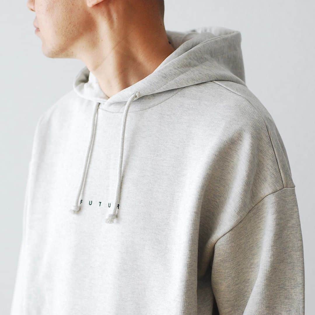 のインスタグラム：「_  FUTUR / フューチャー "CORE LOGO HOODIE" ¥23,100- _ 〈online store / @digital_mountain〉 https://www.digital-mountain.net/shopdetail/000000012305/ _ 【オンラインストア#DigitalMountain へのご注文】 *24時間受付 *15時までのご注文で即日発送 *1万円以上ご購入で送料無料 tel：084-973-8204 _ We can send your order overseas. Accepted payment method is by PayPal or credit card only. (AMEX is not accepted)  Ordering procedure details can be found here. >>http://www.digital-mountain.net/html/page56.html _ #FUTUR #フューチャー _ 本店：#WonderMountain  blog>> http://wm.digital-mountain.info _ 〒720-0044  広島県福山市笠岡町4-18  JR 「#福山駅」より徒歩10分 #ワンダーマウンテン #japan #hiroshima #福山 #福山市 #尾道 #倉敷 #鞆の浦 近く _ 系列店：@hacbywondermountain _」