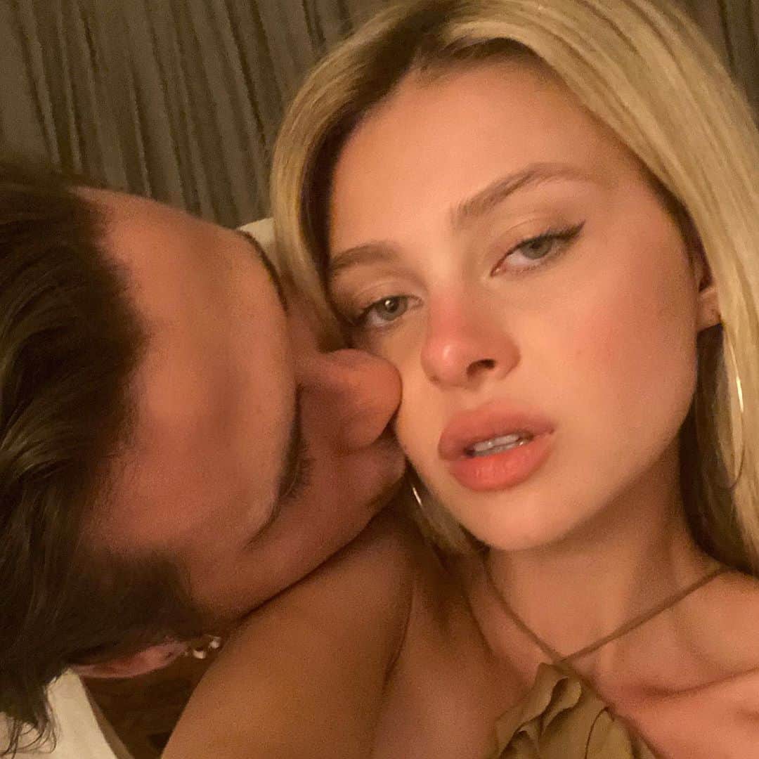 ニコラ・ペルツのインスタグラム：「😌🥳😌」