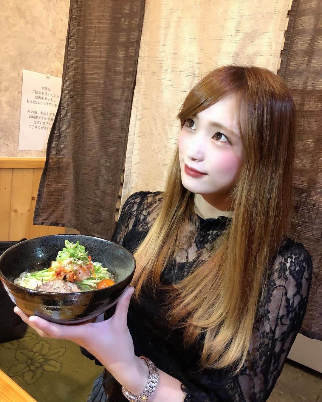 さやかさんのインスタグラム写真 - (さやかInstagram)「可愛いあっちゃん😍お肉好き 🐼いつもありがとうございます♥️皆様イチナナLIVEアプリダウンロード無料です💓さやか０９０４🍉検索🍉‼️出てきます🌈♥️毎朝5時55分から6時半までLIVE配信中🐼🐼毎朝待ってます🥂👗💓🌈🙌あっちゃん♥️Ask♥️も時間帯をずらしてエランドール後イチナナLIVE配信中💁🏼‍♀️こちらも盛り上がってるので是非来てください💕🎉♣️🌈🤍エランドール🎷ＰＭ8:00-ＡＭ1:00です🚨エランドールにも是非遊びに来てください〜✌️🐰💕🌻 #帯広エランドール #帯広E'lan d'or#帯広ラウンジ #帯広スナック#帯広snack #帯広 #十勝帯広 #帯広飲み屋 #帯広写真 #帯広ローヤルプラザビル #北海道 #帯広可愛い #帯広ホステス #帯広飲み放題 #帯広アルバイト募集#帯広アルバイト#帯広求人 #帯広おすすめ #帯広女の子#帯広バイト募集 #帯広オシャレ#帯広グルメ#帯広看板娘#帯広ダンス#帯広オフィスK#帯広祭り#帯広コスプレ#帯広イベント#帯広ターゲット」9月13日 8時35分 - sa0904ya