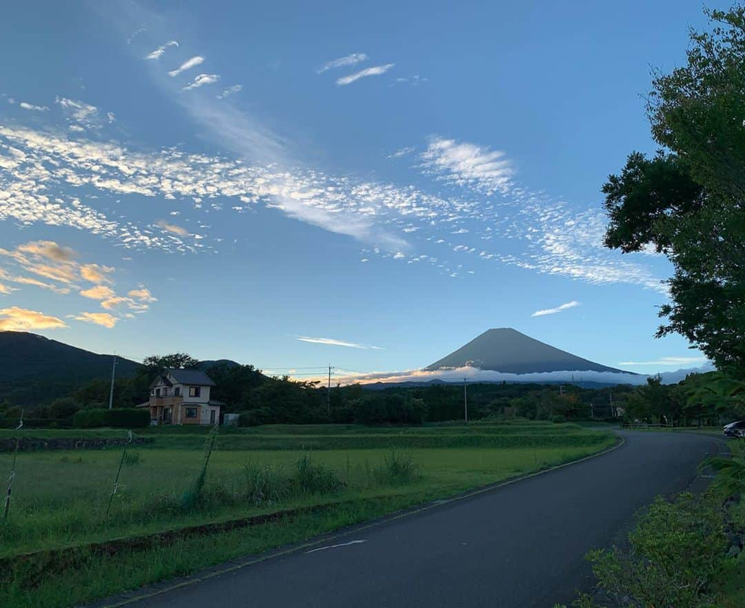 三浦雄也のインスタグラム：「天気が良いと必ず富士山を探してしまうクセがとれません🏔 #富士山 #fujisan  #mtfuji」