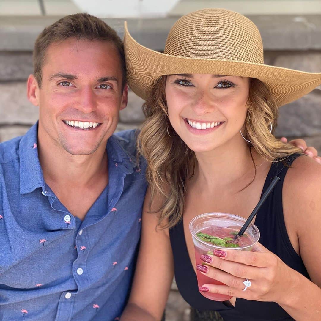 サミュエル・ミクラクのインスタグラム：「Happy 25th Birthday to the most amazing fiancé ever!! I love you, you’re beautiful, you’re perfect, and I’m so glad to spend everyday with you 🥰😘」