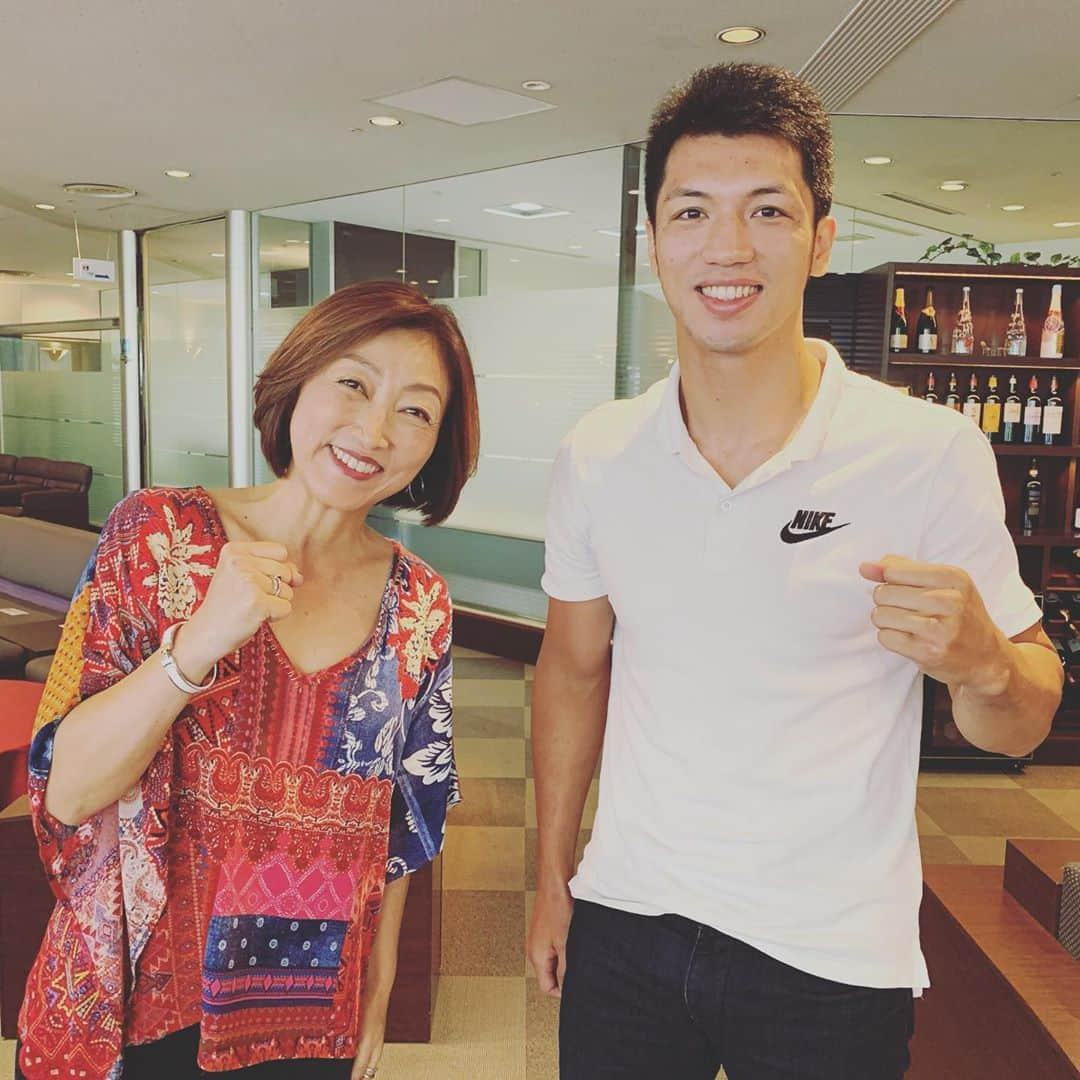 田中ウルヴェ京さんのインスタグラム写真 - (田中ウルヴェ京Instagram)「ボクシング村田諒太さんのYouTube動画に呼んで頂き対談しました。  NHKテキスト「心の整えかた」を読んでくださって色々な日常の場面で使っていただき嬉しい限りです。  予定時間をはるかに超えた長時間収録になり、村田さんの多様なメンタルを伺うことができ、とても楽しい時間でした。 動画配信についての情報はまたお知らせします。 #村田諒太 #心の整えかた  #こころをよむ」9月13日 9時09分 - miyako.tanaka.oulevey