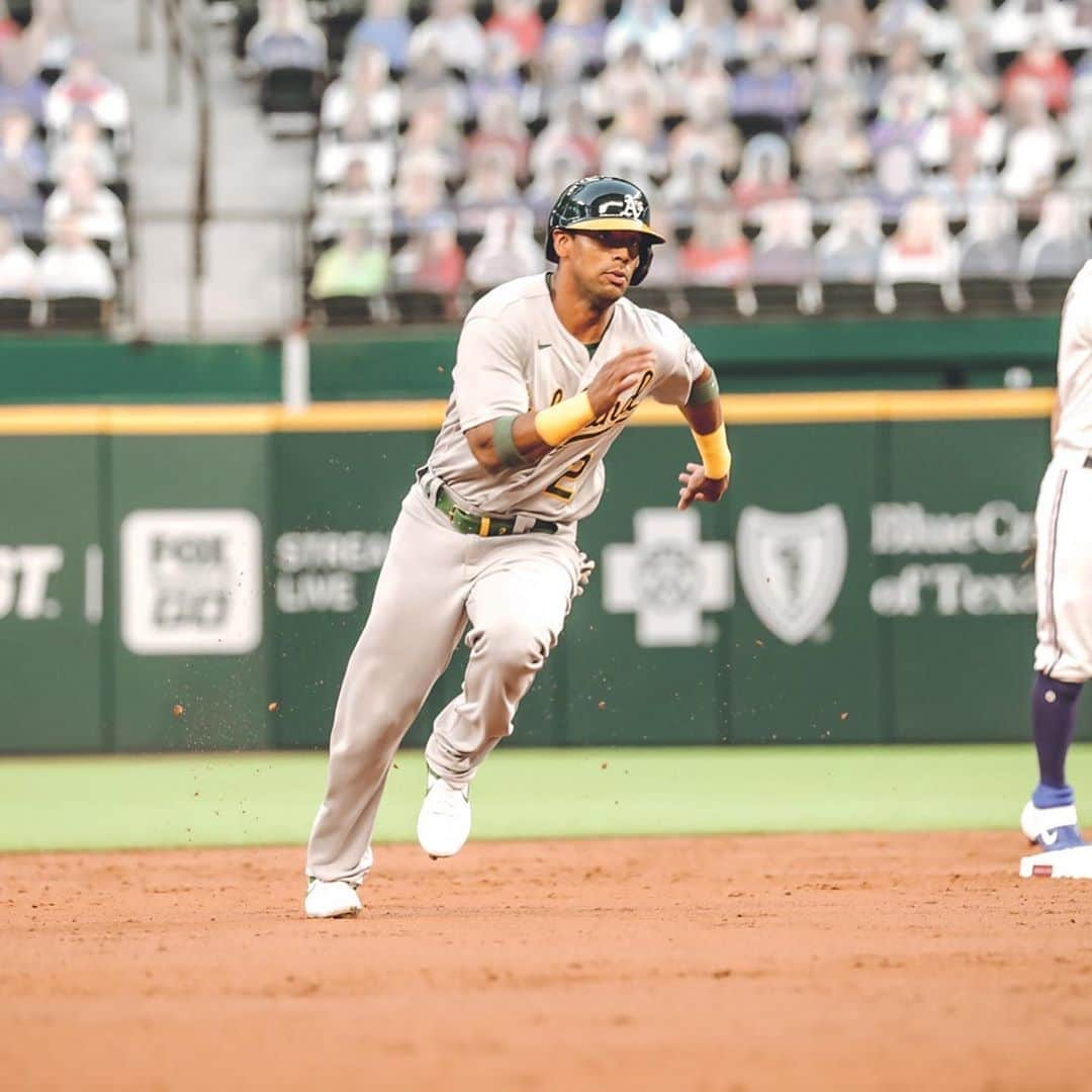 オークランド・アスレチックスさんのインスタグラム写真 - (オークランド・アスレチックスInstagram)「Us last game: ☹️ Us this game: 😊 #RootedInOakland」9月13日 9時28分 - athletics