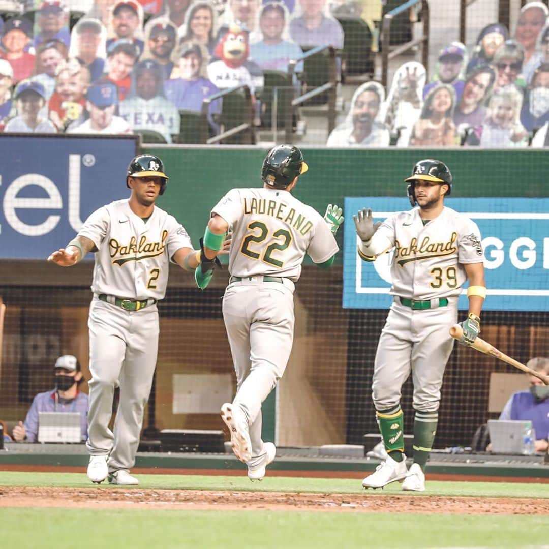 オークランド・アスレチックスさんのインスタグラム写真 - (オークランド・アスレチックスInstagram)「Us last game: ☹️ Us this game: 😊 #RootedInOakland」9月13日 9時28分 - athletics