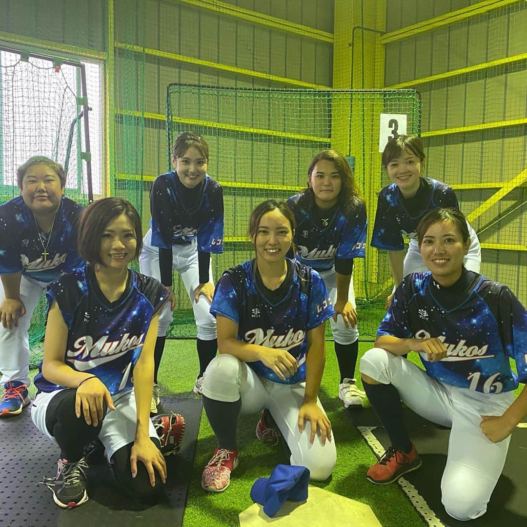 のインスタグラム：「・ ついにムコウズ女子野球部始動！ 第１回目の練習会が無事に終了。 ・ 主将は萌ちゃん＆ごっちん 副主将は花香ちゃん＆めいちゅん！ 部員も募集しています⚾︎ 温かい応援宜しくお願いします⚾︎ ・ #野球 #野球部 #ムコウズ #女子野球部 #女子ソフト部 #対戦相手募集しています #ムコウズ専属カメラマン大くん写真」