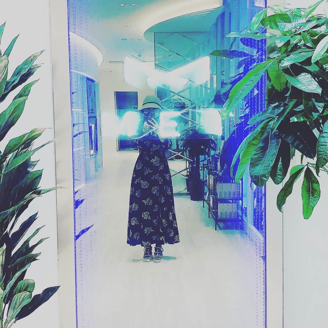 長谷部優のインスタグラム：「8月にオープンしたばかりの @met_beauty_clinic  さんにお邪魔してきました🎃 中は綺麗でスタイリッシュな空間！！ 特に女性はテンション上がりますよ❣️❣️  今回やって頂いたのは ピコトーニング エレクトロポレーション！  肌がいきいきして、 トーンアップ⤴️⤴️😆  しみが気になる方にもとってもオススメ！！  他にもハイフや、白玉点滴や 気になるメニューが沢山ある🥺 美意識高まりました🌟  またお邪魔します^ ^ ありがとうございました〜🙌  @metbeautyclinic_horie @horie_yoshiaki  #metbeautyclinic #ピコトーニング #エレクトロポレーション」