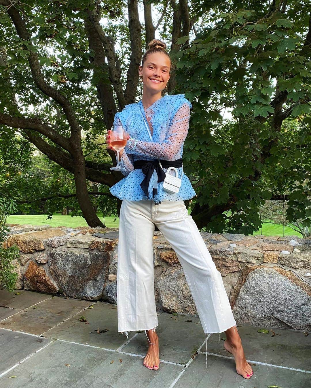 ニーナ・アグダルのインスタグラム：「This time I got dressed up to go get ranch at King Kullen」