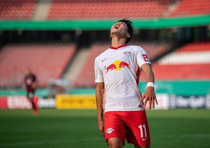 ファン・ヒチャンさんのインスタグラム写真 - (ファン・ヒチャンInstagram)「Ein guter Start! ⚽ 😍 Next, 🔜 Bundesliga  #DFBPokal  늦은 시간까지 많은 응원 해주신 팬 여러분 감사합니다! 🙌 ❤️」9月13日 10時07分 - hwangheechan