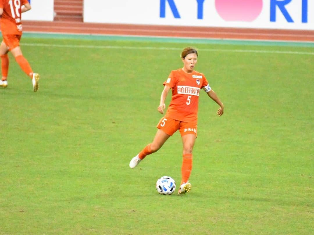 川村優理さんのインスタグラム写真 - (川村優理Instagram)「. game day⚽️ . . #ジェフ #16時キックオフ #フクダ電子アリーナ  . . #男子は北九州戦 #男女共に勝ち点3取れますように . #頑張りましょう🙂」9月13日 10時14分 - yuri_kawamura05