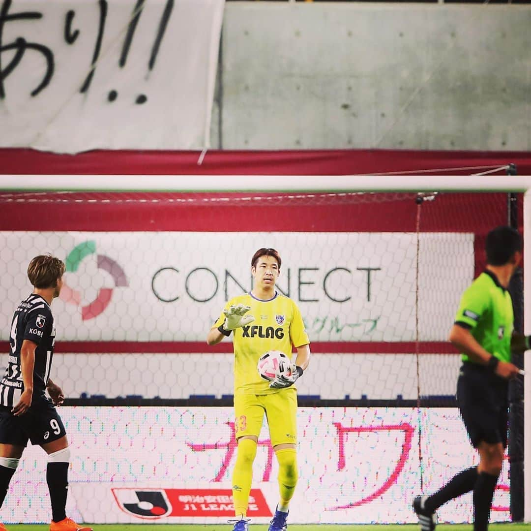 FC東京オフィシャルグッズさんのインスタグラム写真 - (FC東京オフィシャルグッズInstagram)「🔵🔴 vs #ヴィッセル神戸 この試合でJ1通算250試合出場を達成。おめでとう、アキ!! 次節、ホームでアキとともに勝利を。 @aki_hayashi0507  @fctokyoofficial  #林彰洋 #FC東京 #fctokyo #tokyo」9月13日 11時12分 - fctokyoofficial