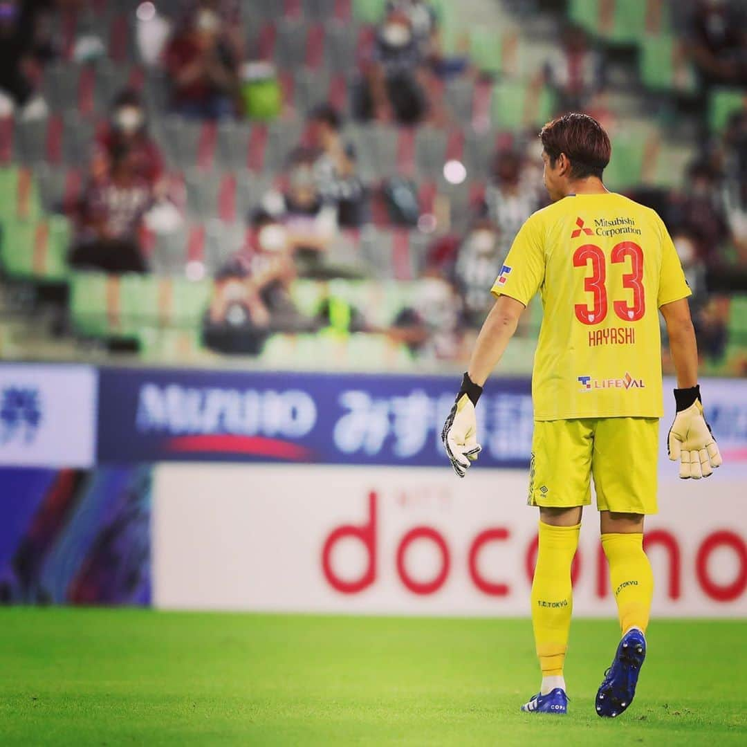 FC東京オフィシャルグッズさんのインスタグラム写真 - (FC東京オフィシャルグッズInstagram)「🔵🔴 vs #ヴィッセル神戸 この試合でJ1通算250試合出場を達成。おめでとう、アキ!! 次節、ホームでアキとともに勝利を。 @aki_hayashi0507  @fctokyoofficial  #林彰洋 #FC東京 #fctokyo #tokyo」9月13日 11時12分 - fctokyoofficial