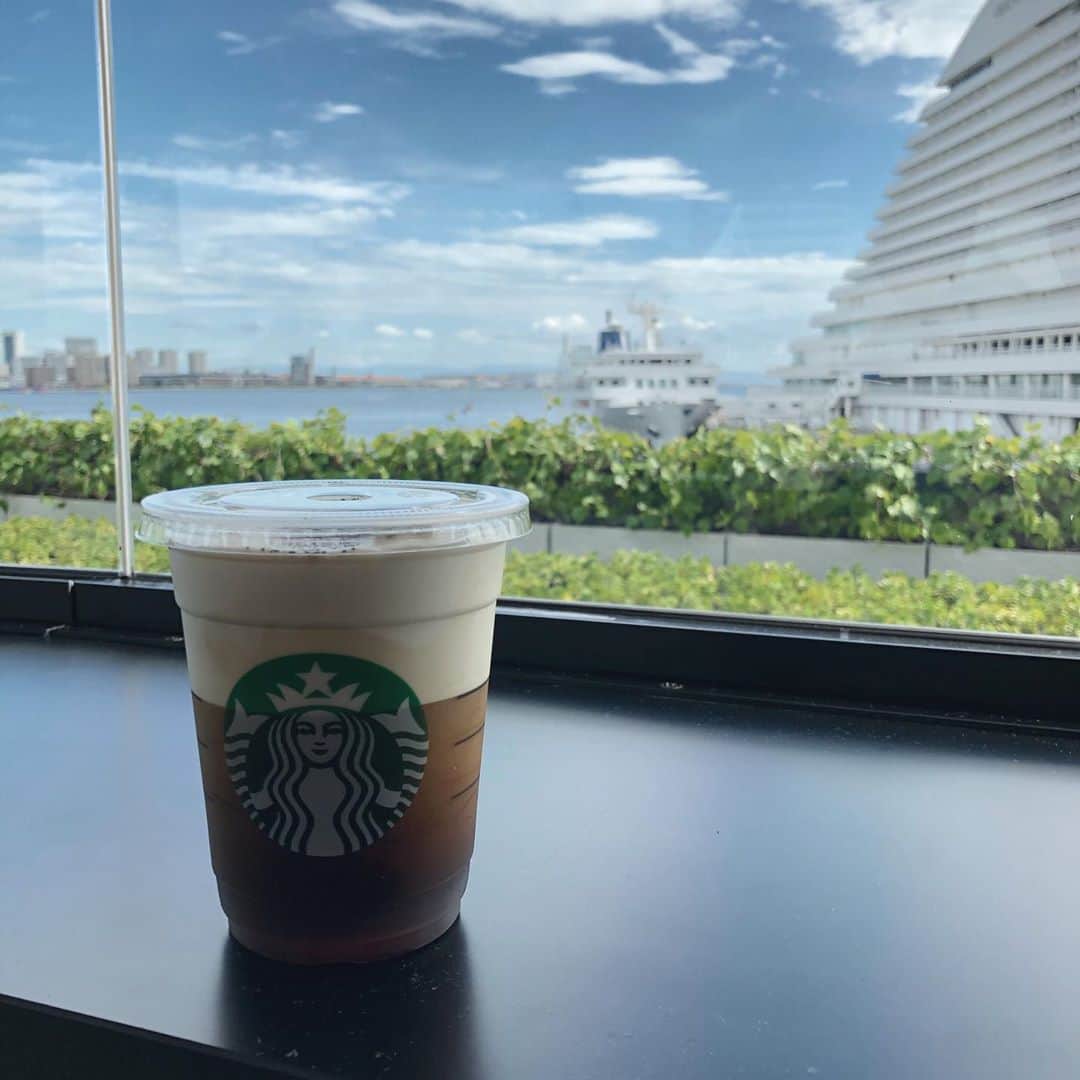 渡辺くるみのインスタグラム：「ニトロガス追加により200円アップしたコールドブリュー。（味は美味い）  #スターバックス  #ニトロ  #コールドブリューコーヒー  #神戸」