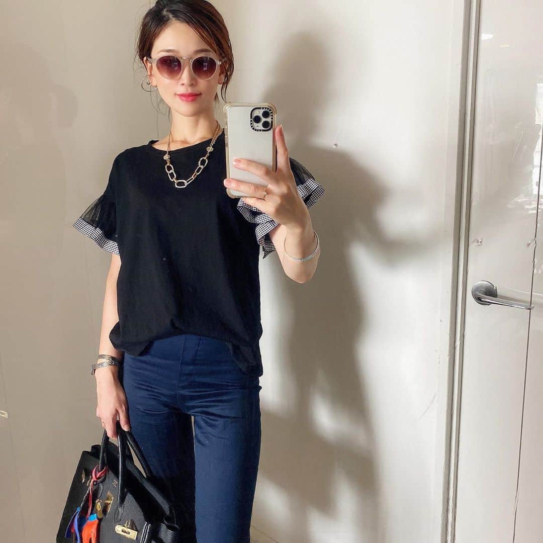 永田明華さんのインスタグラム写真 - (永田明華Instagram)「@hm のパンツが1600円で美脚効果ありで、めちゃくちゃ気に入っている💕ウエストゴムのキレイめパンツ☺️ @glamorous_garden のトップスは袖がチュールで可愛いの✨✨ tops#glamorousgarden  pants#handm  shoes#pellco bag#hermes  #accessories #seadsmara #moissanite #hermesbirkin #バーキン35」9月13日 20時59分 - asukanagata
