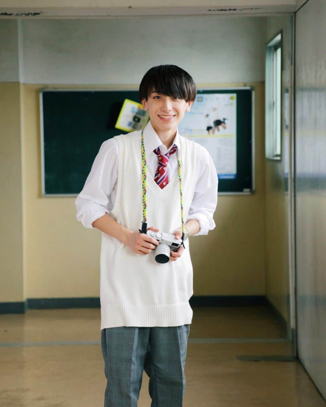 小西詠斗のインスタグラム：「・ YouTubeドラマ「DISTORTION GIRL」 第2話 今夜21時配信です是非 制服だよ #カメラくん」