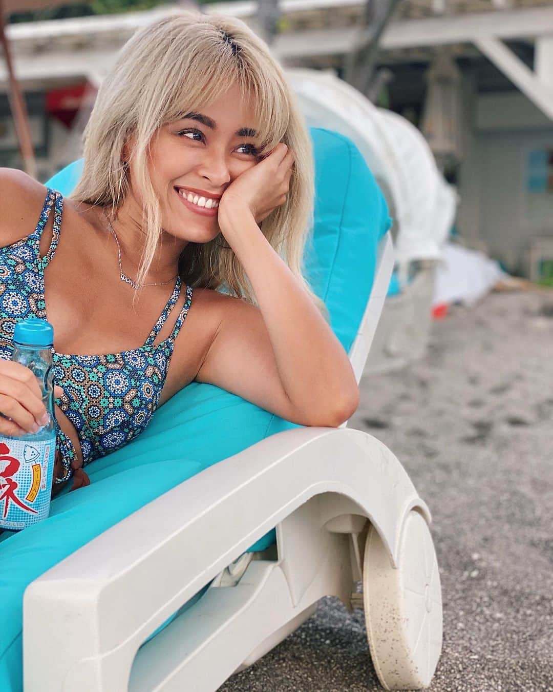 雨森はなこさんのインスタグラム写真 - (雨森はなこInstagram)「夏できたことにご満悦🐠 ゆったりアロハ空間が素敵なカメハメハご夫婦と海と太陽と美味しい飲み物、食べ物に癒されました⛱ 柄も可愛ければお胸も盛ってくれるビキニは @vociana でございます💜気付けば毎年手にとって選んでる💜 #instagood#instadaily#bikini#beach#summer#chill#夏休み」9月13日 20時53分 - hanako7o4