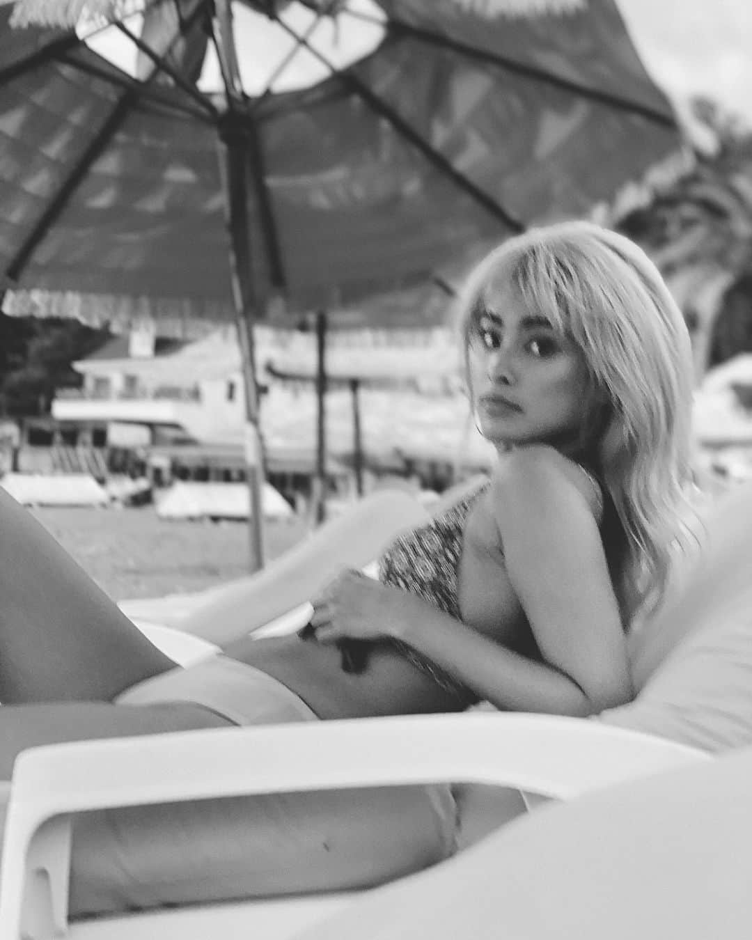 雨森はなこさんのインスタグラム写真 - (雨森はなこInstagram)「夏できたことにご満悦🐠 ゆったりアロハ空間が素敵なカメハメハご夫婦と海と太陽と美味しい飲み物、食べ物に癒されました⛱ 柄も可愛ければお胸も盛ってくれるビキニは @vociana でございます💜気付けば毎年手にとって選んでる💜 #instagood#instadaily#bikini#beach#summer#chill#夏休み」9月13日 20時53分 - hanako7o4