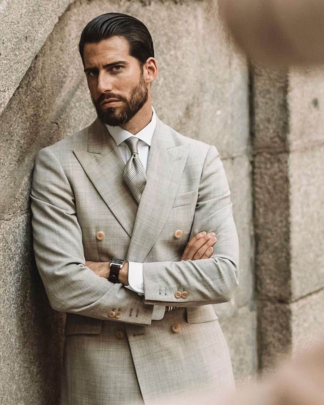 ハケットのインスタグラム：「Big meeting coming up? Command attention in the best way possible and up the ante with a timeless two-piece and luxury accessories, demonstrated by the always-stylish @carlos_domord #STAYHackett」