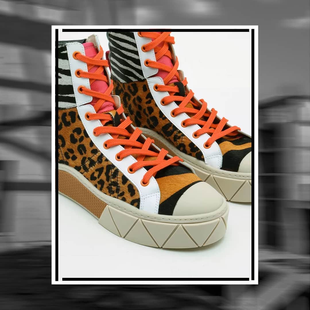 Schutzのインスタグラム：「WILD SUNDAY - SCHUTZ URBAN ANIMAL PRINT ❤️ #schutzurban」