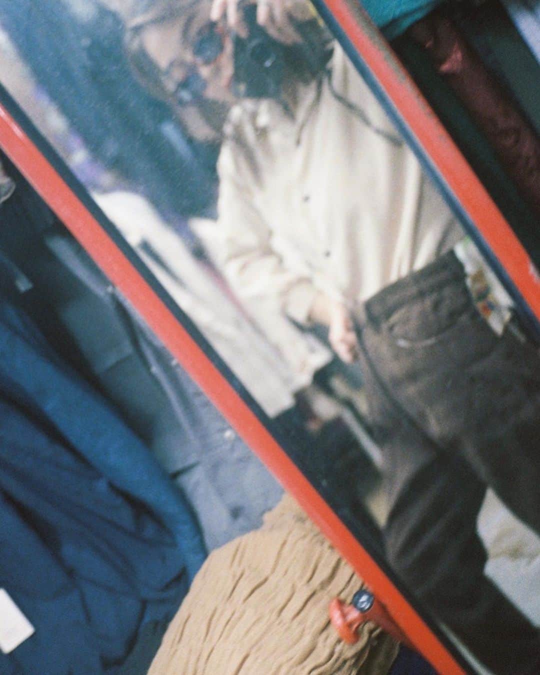 maya kibbel キベルまやのインスタグラム：「Finally finished developing Okinawa film... (this isn’t a fraction or best of it haha). Hope to be back soon 🥺Wanna see the おばーちゃん who gave me my favorite pants & the best chats 🤍」