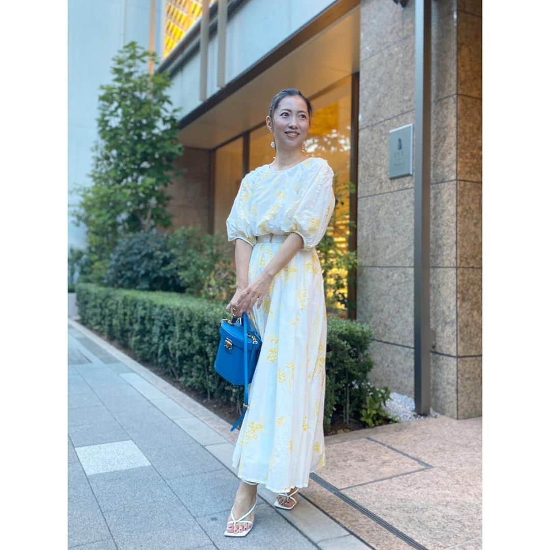 栗原佐知子さんのインスタグラム写真 - (栗原佐知子Instagram)「✴︎ 🌼🌼🌼 . . #outfit #fashion #ootd #coordinate #stylepost #ootd_cob #instafashion #instadaily #instalike #instagood #instapic #estellak #asaucemeler #markcross #bottegaveneta #maayapearls #コーディネート #コーデ #今日のコーデ #ファッション #夏コーデ #エステラケー #アソースメレ」9月13日 21時01分 - sachiko__kurihara