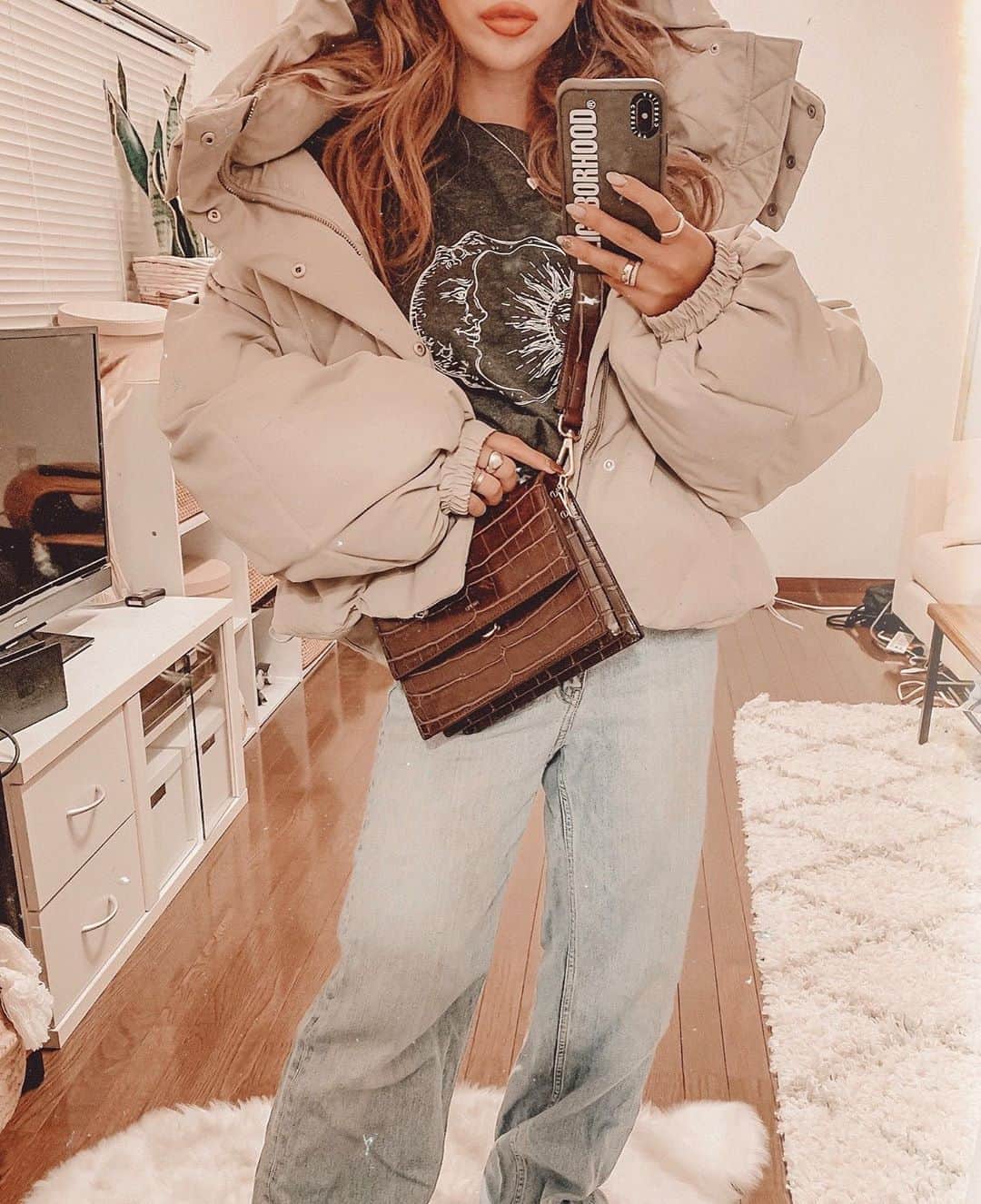 ✷kana✷のインスタグラム：「☽☽ . . @murua_official  一足お先に今年のダウンget🤍 明るめのグレージュっぽいカラーを チョイスしたけど使えそうー！ 軽いのにかなり暖か！！ . #murua #murua2020aw  #murua_snap #ダウンvsムートン」