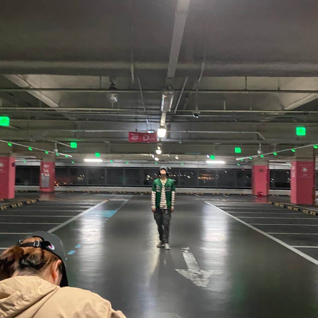 ZELO のインスタグラム：「🤦🏻‍♂️」