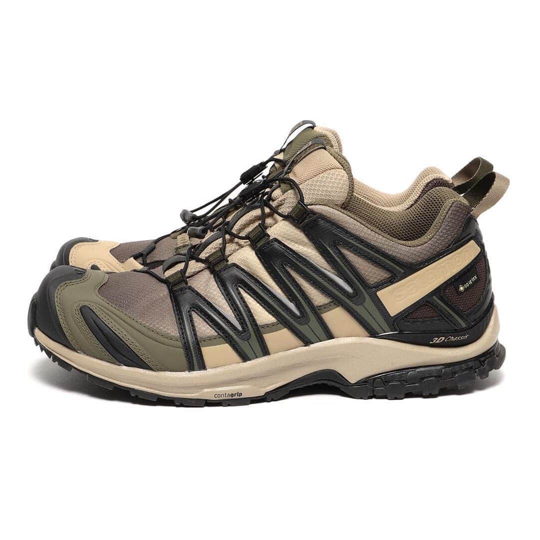 HYPEBEASTさんのインスタグラム写真 - (HYPEBEASTInstagram)「@hypebeastkicks: @beams_official and @salomon have come together to unveil rugged take on the XA PRO 3D GTX hiking shoe. Taking on tans and brows with black and olive accents, the shoe is features a full GORE-TEX liner, a wild assemblage of zig-zagging overlays that hold an elastic toggle lacing system, and a hard rubber cap. Down below, Salomon’s proprietary 3D Chassis provides all-direction stability and support, while a toothed ContaGrip outsole handles traction on any terrain. It’s available for pre-order now on the BEAMS webstore for approximately $249 USD, and will ship in late September. ⁠⠀ Photo: BEAMS」9月13日 21時17分 - hypebeast