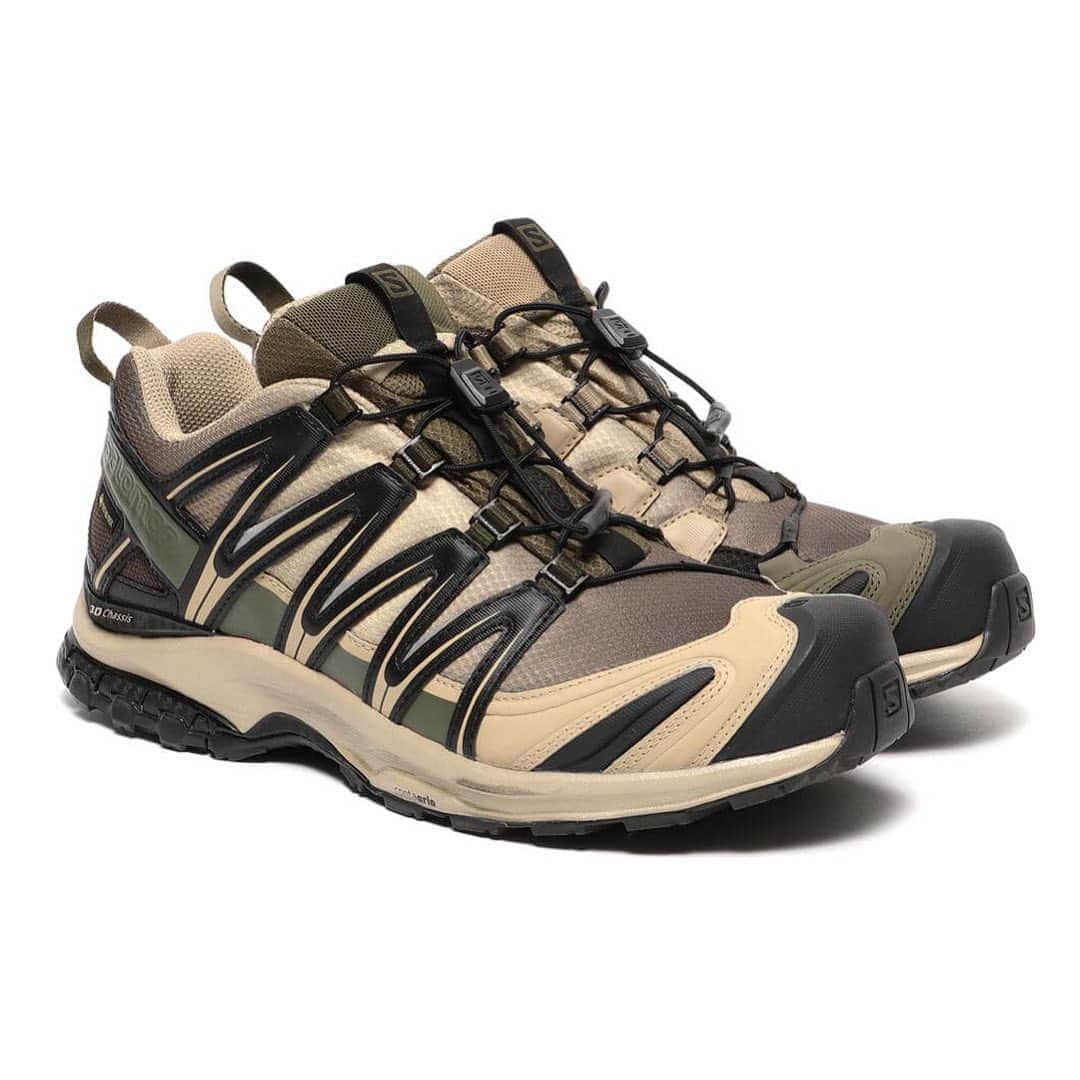 HYPEBEASTさんのインスタグラム写真 - (HYPEBEASTInstagram)「@hypebeastkicks: @beams_official and @salomon have come together to unveil rugged take on the XA PRO 3D GTX hiking shoe. Taking on tans and brows with black and olive accents, the shoe is features a full GORE-TEX liner, a wild assemblage of zig-zagging overlays that hold an elastic toggle lacing system, and a hard rubber cap. Down below, Salomon’s proprietary 3D Chassis provides all-direction stability and support, while a toothed ContaGrip outsole handles traction on any terrain. It’s available for pre-order now on the BEAMS webstore for approximately $249 USD, and will ship in late September. ⁠⠀ Photo: BEAMS」9月13日 21時17分 - hypebeast