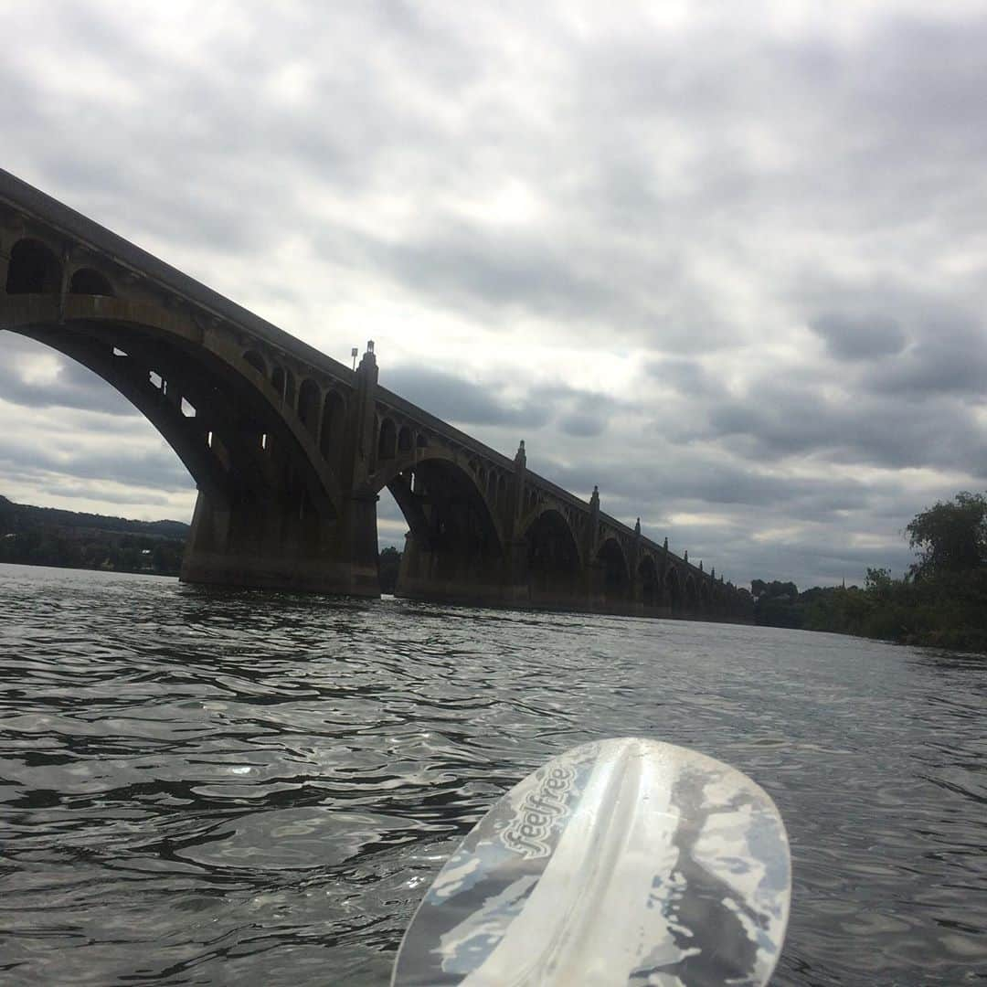 ラリー・ギリアード・Jrさんのインスタグラム写真 - (ラリー・ギリアード・JrInstagram)「Took a little trip to Columbia Pennsylvania to kayak on the Susquehanna River. Saw some nature. Saw some art. On the drive back I saw a sign for the, “Turkey Hill Experience”. As in the ICE CREAM!!! You can create your own flavor there. Ummm! GUESS WHO’S GOING?!!! Haha! #cityboyinnature #kayaking #pennsylvania #susquehanna #socialdistancing #2020」9月13日 21時21分 - thereallgjr