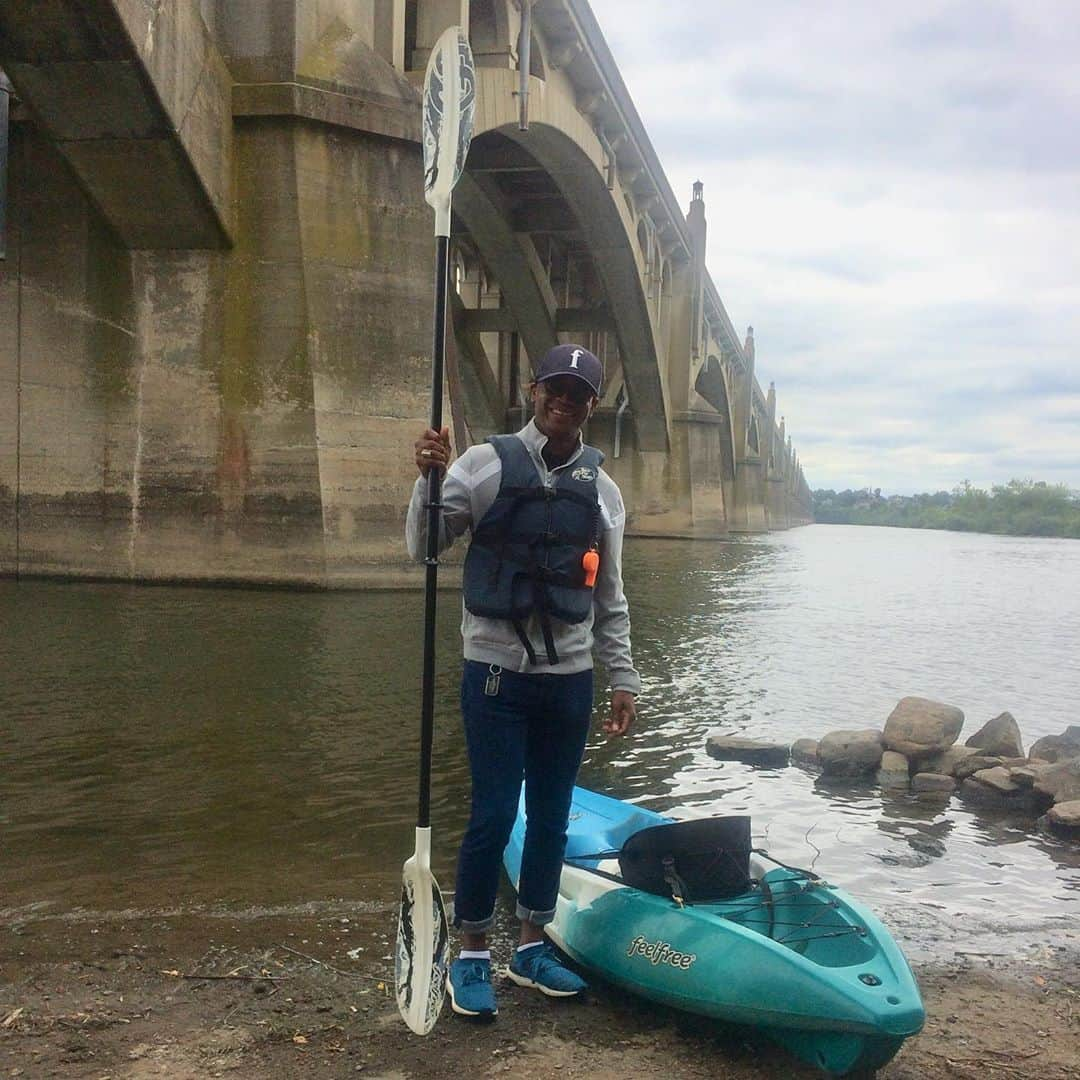 ラリー・ギリアード・Jrさんのインスタグラム写真 - (ラリー・ギリアード・JrInstagram)「Took a little trip to Columbia Pennsylvania to kayak on the Susquehanna River. Saw some nature. Saw some art. On the drive back I saw a sign for the, “Turkey Hill Experience”. As in the ICE CREAM!!! You can create your own flavor there. Ummm! GUESS WHO’S GOING?!!! Haha! #cityboyinnature #kayaking #pennsylvania #susquehanna #socialdistancing #2020」9月13日 21時21分 - thereallgjr