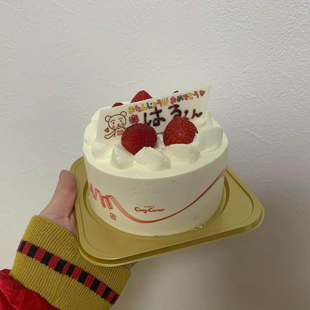 ふぇるとさんのインスタグラム写真 - (ふぇるとInstagram)「はるくん誕生日おめでとう🎉  なんか今年は前日に 祝いすぎて当日が もはやみたいなとこありました笑  誰もやってない系の経験が彼は結構好きだったりするので1日でリムジン&クルーズ船&ヘリを貸し切って陸海空を制覇してもらいました👏 そして誕生日になるその瞬間まで24時間トイレで生活してもらいました笑。きっと世界で彼1人だけでしょう。  サプライズするのは結構好きなんですけど相方にってのはそれはそれで中々に緊張します。でも結果的に喜んでもらえたみたいで良かったです笑  来年の僕の誕生日は一体何をしてくれるのか今から楽しみですね🤫  皆さんもはるくんへのお祝いメッセージ本当にありがとうございます！25歳になった北の打ち師達もよろしくお願い致します！」9月13日 21時29分 - felt0505