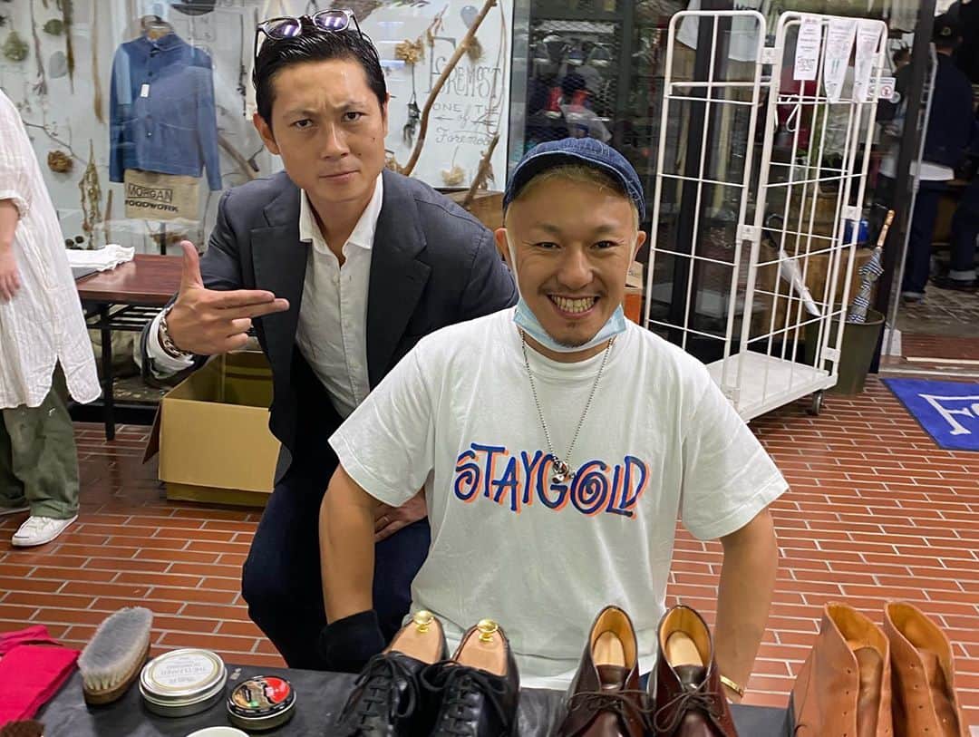 Yuya Hasegawaさんのインスタグラム写真 - (Yuya HasegawaInstagram)「【STAY GOLD】@foremostvintage ✖️ @csf_official   富山にある日本屈指のヴィンテージショップforemostさんでone piace of rockの特別モデルが販売されるイベントが開催されたので僕も靴磨きに行きました！ 前日の21時から長蛇の行列ができ、200名を超すデニムラバーが集いました。 伝説の一日に立ち会えて、参加させて頂き本当にありがとうございました！そしてサプライズにも関わらず沢山の方々が靴をお持ち頂き本当にありがとうございました😊！ #foremostvintage #onepiaceofrock #connerssewingfactory #vintage #brifth #shoeshine」9月13日 21時34分 - yuya.hasegawa.brift.h
