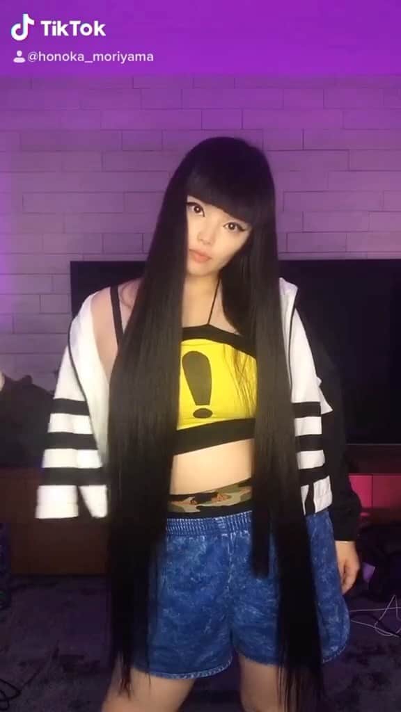 森山穂乃香のインスタグラム：「✨👑WAP👑✨ @iamcardib @theestallion  @honokamoriyama_official 🇯🇵 Jacket @adidasoriginals @adidastokyo @adidas 🙏🏻 #wap#wapchallenge#cardib#megantheestallion#honokamoriyama#dance#tokyo#japan」