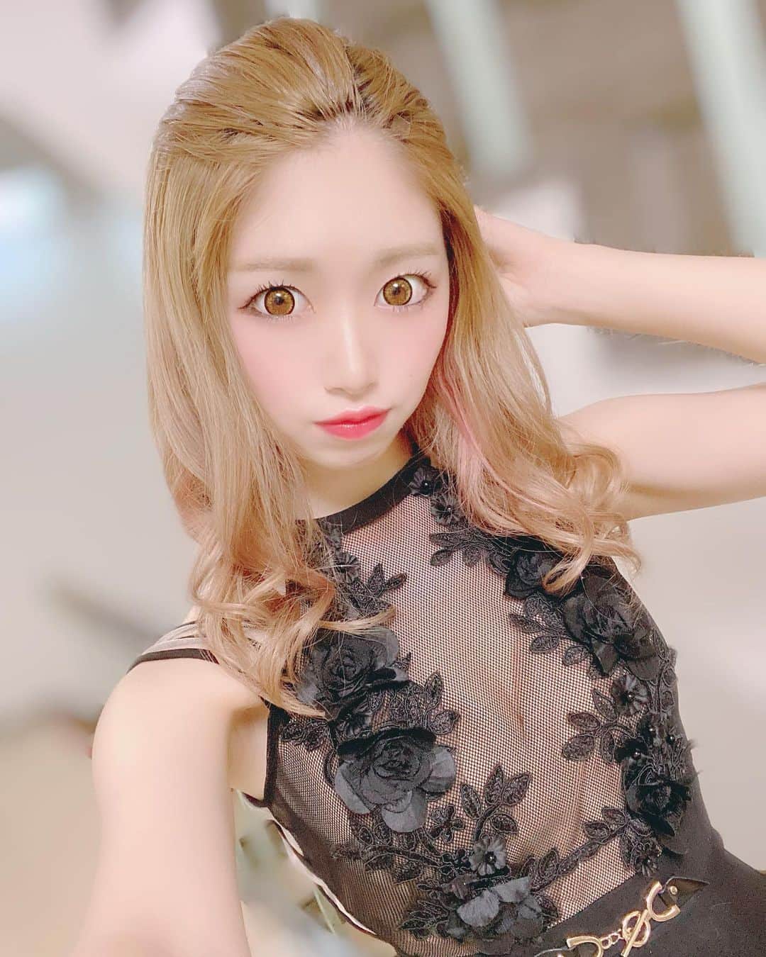 そら のインスタグラム：「今日は店休です( ˘ω˘ )zzz﻿ 地元のお友達とディナーしてした❤️﻿ ﻿ ﻿ #新宿 #歌舞伎町 #六本木 #ミナミ #キャバ嬢﻿ #キャバクラ #姉妹 #キャバキャバ #麻布 #ラウンジ﻿ #キャバレー #ガールズバー #自撮り女子 #可愛い女の子 #followｍe」