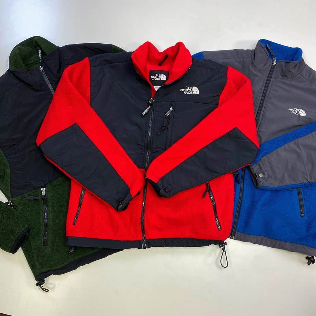 のインスタグラム：「. . . 原宿シカゴ神宮前店﻿ #ccg_jin﻿ 【Today's Pick Up Code】﻿ ﻿ THE NORTH FACE  fleece jacket ¥4,900〜  Patagonia fleece jacket ¥18,000  只今神宮前店は2階フロアにてアウトドア🛶アイテム大量入荷中です🍁 人気のノースフェイス等のブランドアイテム多数取り揃えております✨  今回はこれからの時期着たいフリースのご紹介です🐿 男性は勿論女性もオーバーサイズで来ていただいても可愛いです❤️ 是非この機会にお買い求め下さいませ🤎  ﻿﻿ ※﻿Priceはすべて税抜き価格になっております。﻿ 商品についてのご質問等は店頭スタッフにご気軽にお声掛け下さいませ。﻿ ﻿ ﻿ #原宿#原宿シカゴ#古着　 #古着屋巡り  #レトロコーデ #フリース  #デナリ #デナリジャケット  #古着女子#古着男子#フルジョ #fashionsnap #原宿古着﻿ #古着コーデ  #フリースコーデ #ノースフェイス #パタゴニア #パタゴニアコーデ #ノースフェイスコーデ  #アウトドアファッション #アウトドアコーデ  #harajuku#streetfashion ﻿#ootd #instagood  #tokyofashion #韓国ファッション  #좋아요 #팔로우백」